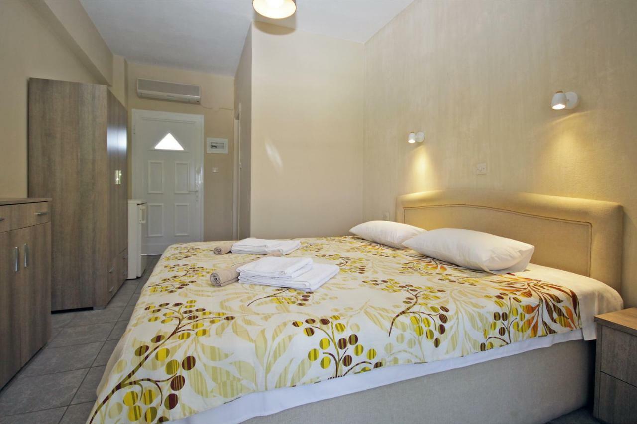 Funbeach Rooms Неос Мармарас Екстериор снимка